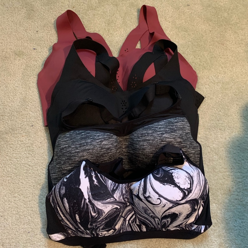 Victoria’s Secret Lot of 4 sports bras in 36 DD